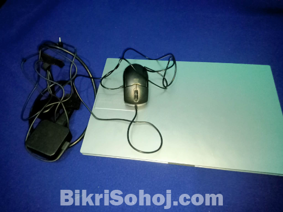 Asus VivoBook 15. ram 16 rom 512